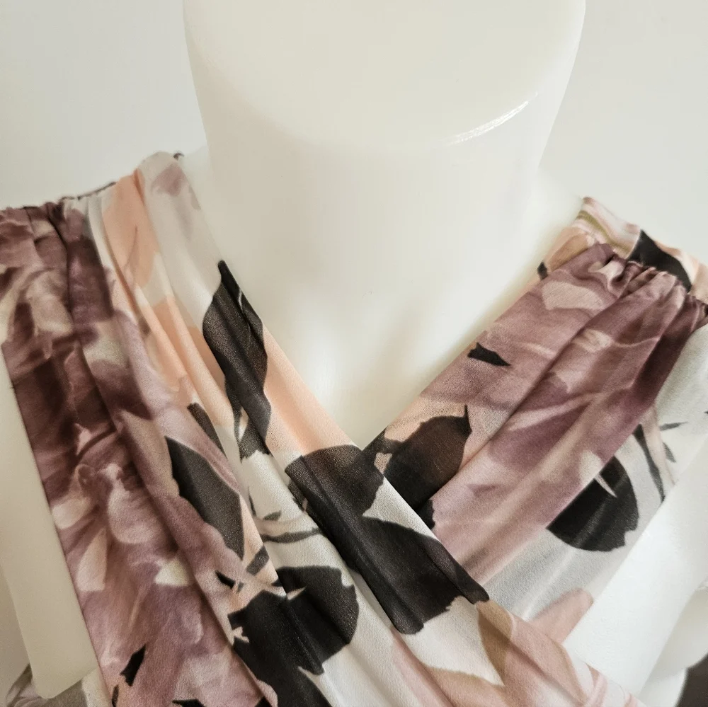 Floral Maxi Dress - Picture 6 of 9